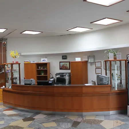 斯派克特鲁姆酒店 特尔纳瓦