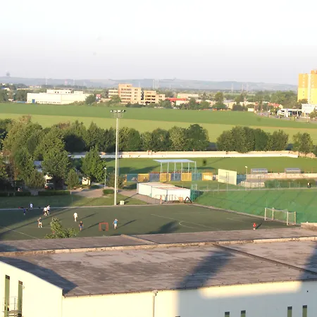 斯派克特鲁姆酒店 酒店 特尔纳瓦